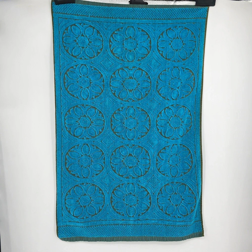 Vintage Fashion Manor Blue Floral Medallion Bath Towel 24x38 Made in USA